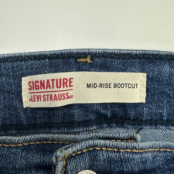 Signature By Levi Strauss Mid Rise Bootcut Women's size 14 Dark Blue Denim Jeans - Picture 3 of 6